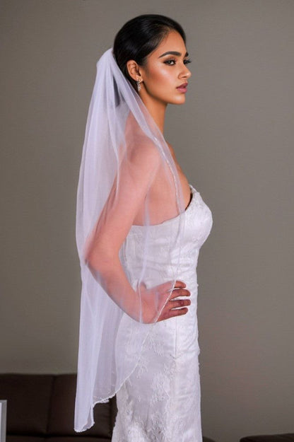 Vintage Lace Wedding Veil | Exquisite Beaded Pearl Trim for Brides
