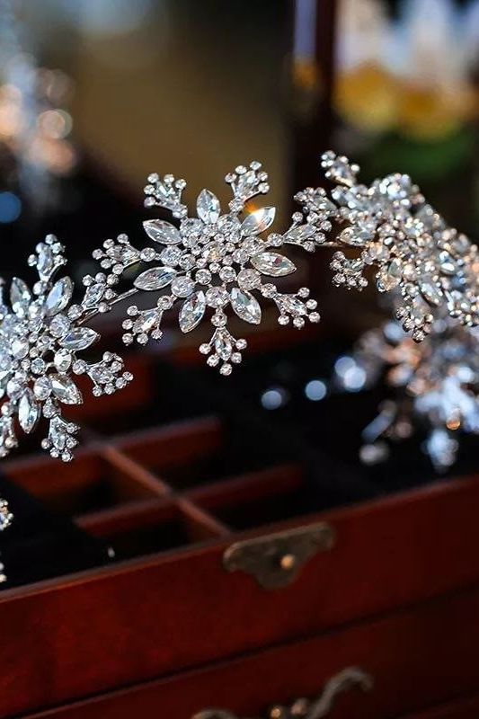 Snowflake Crystal Winter Tiara Crown Vintage Rhinestone Wedding Bridal Hair Jewelry Bridal Gown Christmas Present For Her Snowflake Hair